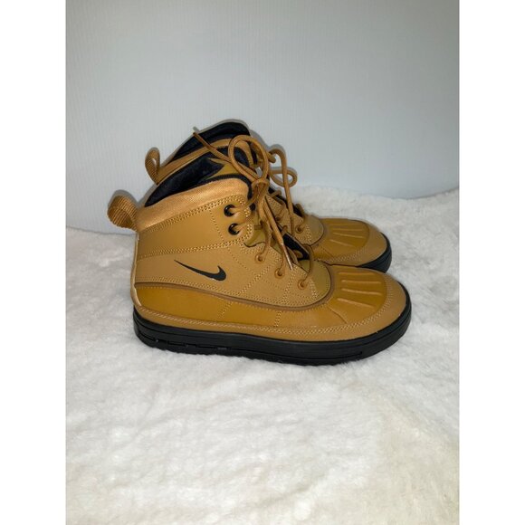 Nike Youth Woodside 2 High GS Waterproof Boot size 3Y NEW - Picture 1 of 4